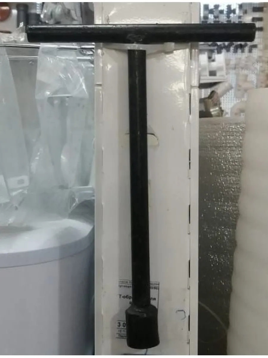 Ключ к чугунным люкам